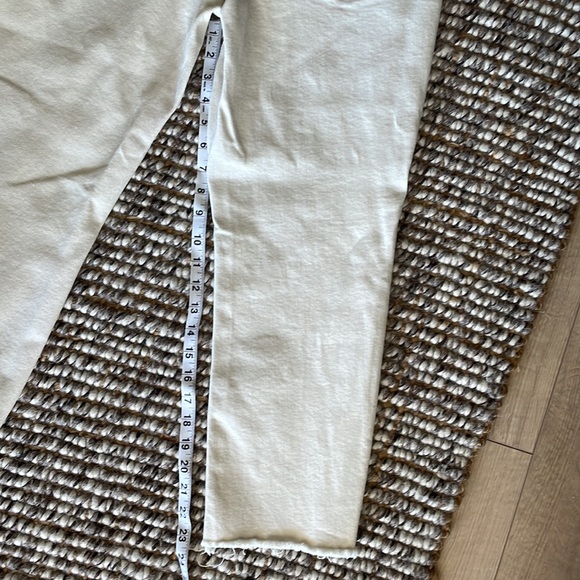 Good American Jeans - Picture 4 of 5